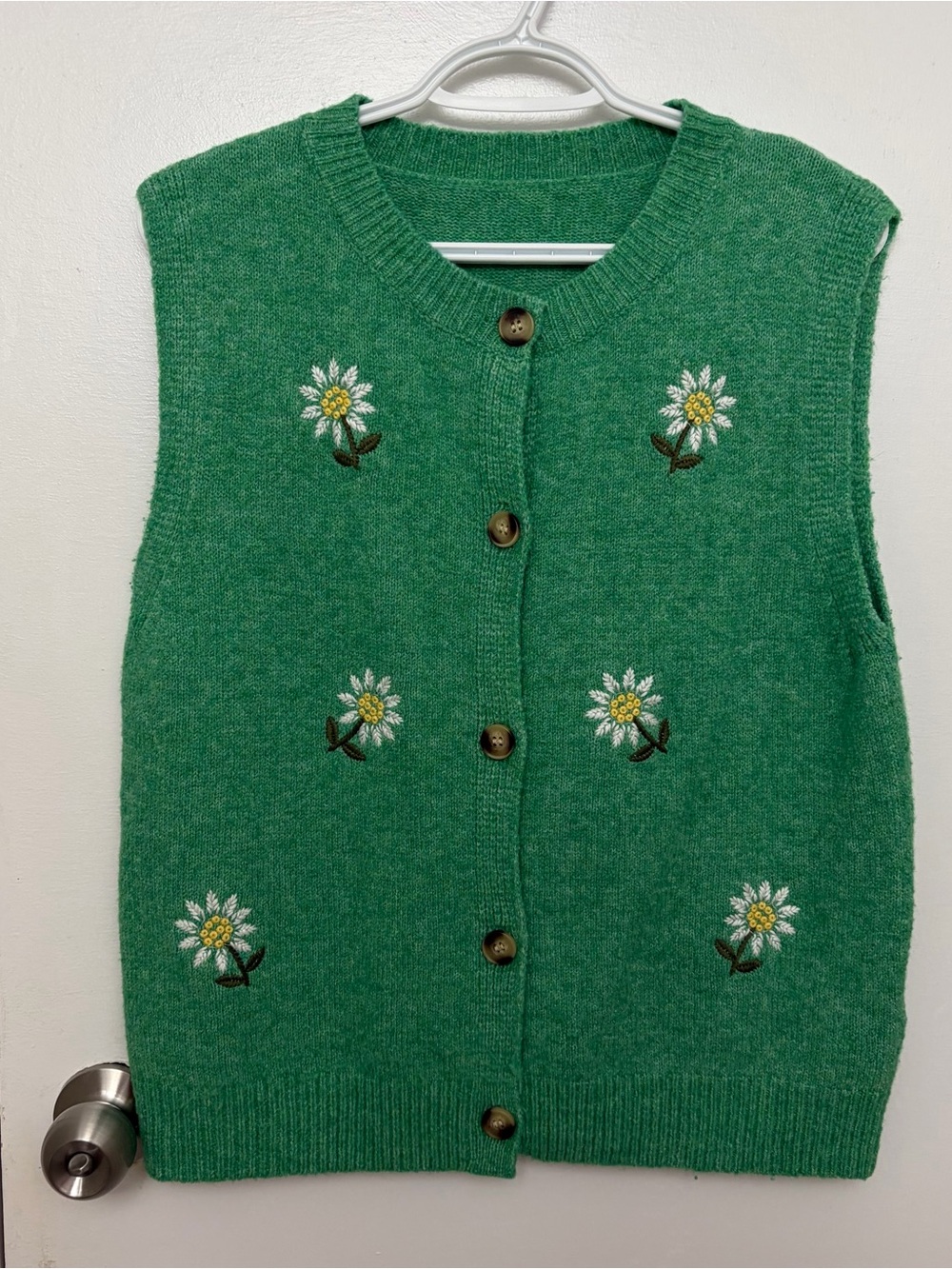 Green Floral Embroidered Knit Sweater Vest - womens size Medium M